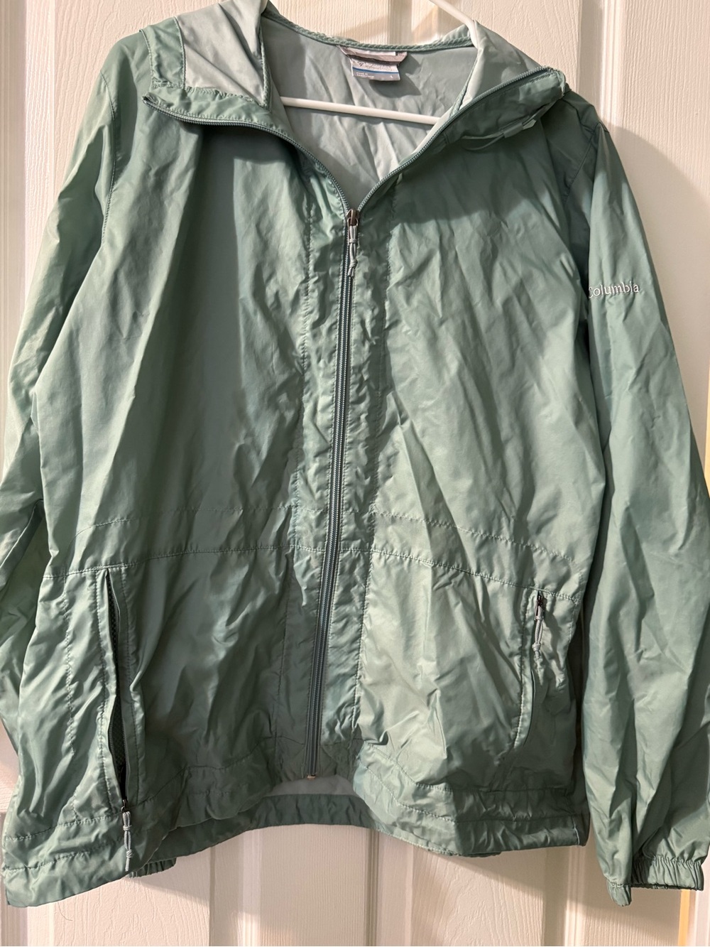 Columbia Women's Sage Green Hooded Windbreaker Packable Jacket